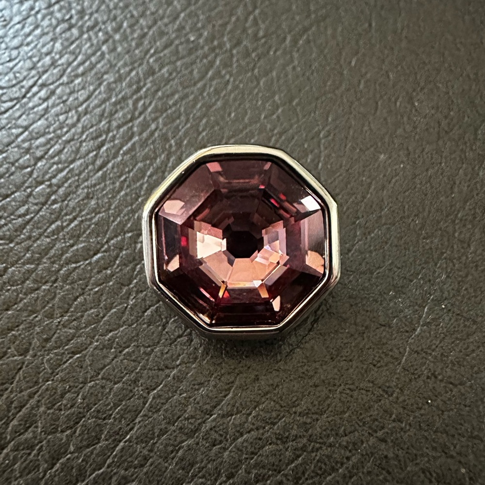 Large Qudo pink & stainless topper- measures 5/8” in diameter.
